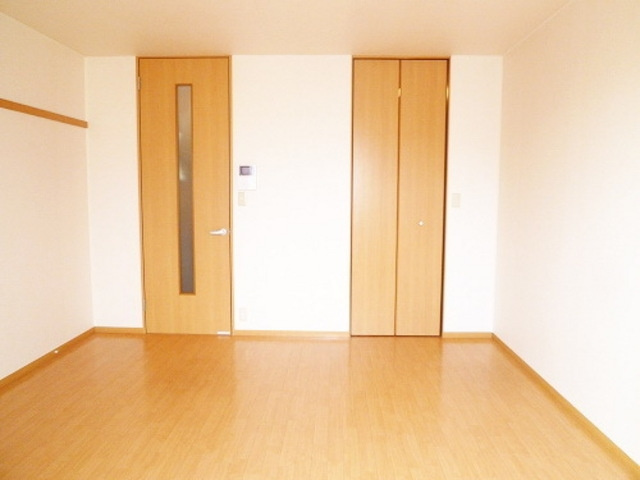 川崎市麻生区はるひ野４丁目のアパートの洋室