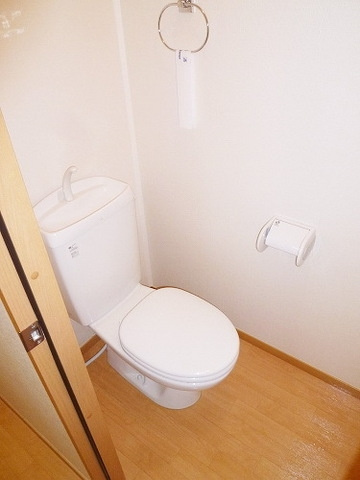 川崎市麻生区はるひ野４丁目のアパートのトイレ