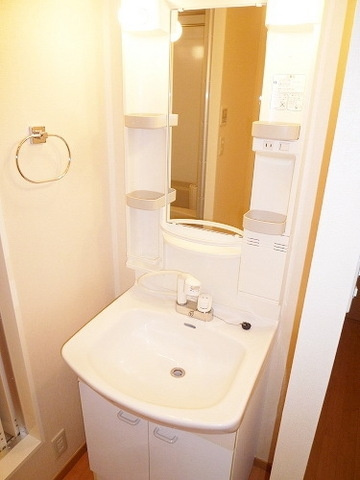 川崎市麻生区はるひ野４丁目のアパートの洗面所