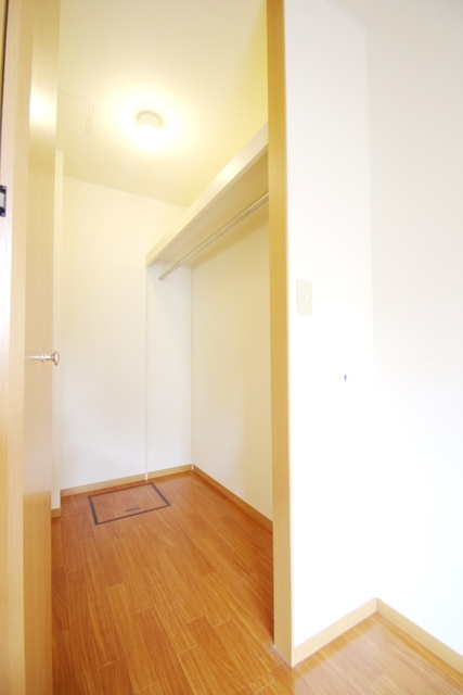 川崎市麻生区はるひ野４丁目のアパートの収納