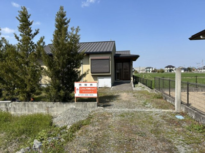 【外観】 | 柳川市大和町塩塚 | 築12年と思えない美しさ。86坪の広大な敷地に立つ平屋。