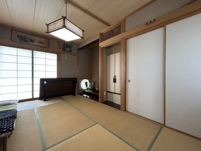 【和室】 | 柳川市大和町塩塚 | 目透かし天井が美しい、伝統と気品を感じる和室。
