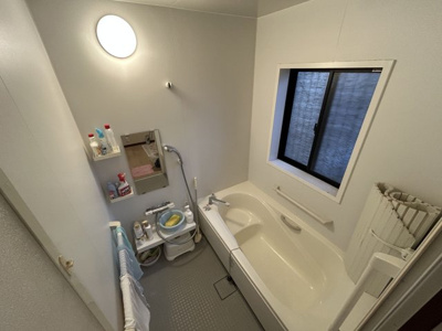 【浴室】 | 柳川市大和町塩塚 | まだまだ新しいシステムバス。ホワイト色が明るさを放ちます。
