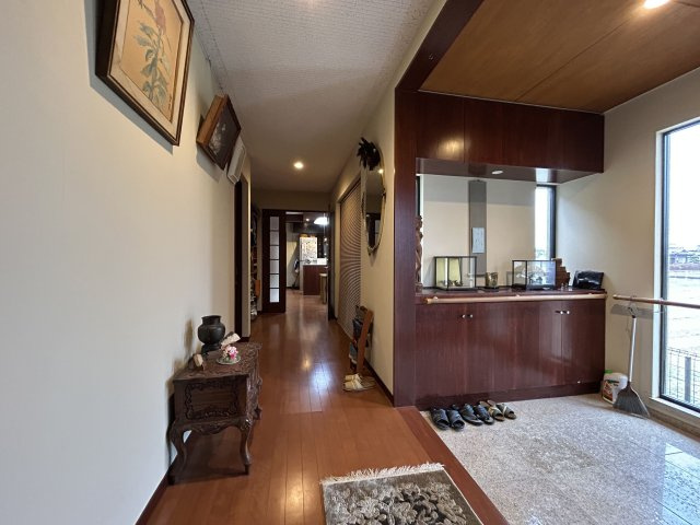 【玄関】 | 柳川市大和町塩塚 | 玄関は顔。ゆったりとした広さでお迎えください。