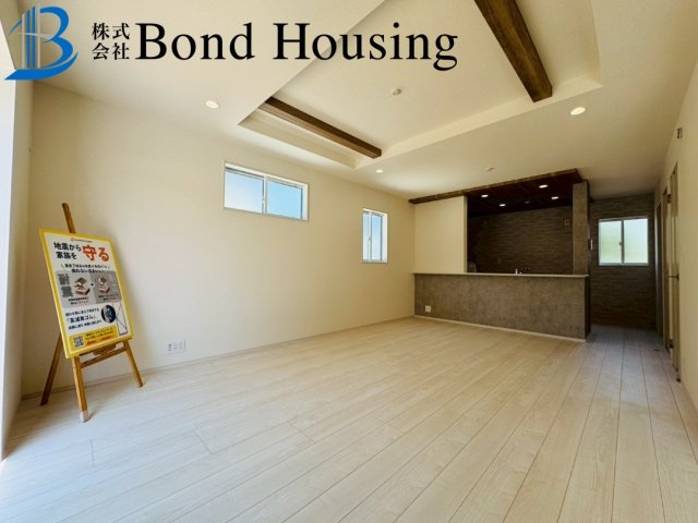 全3区画　並列2台駐車可能　魚住町中尾　1号棟　新築戸建の居間・リビング