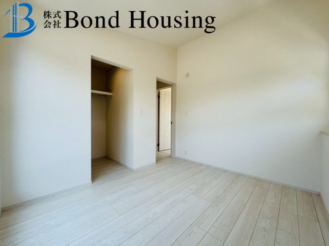全3区画　並列2台駐車可能　魚住町中尾　1号棟　新築戸建の洋室