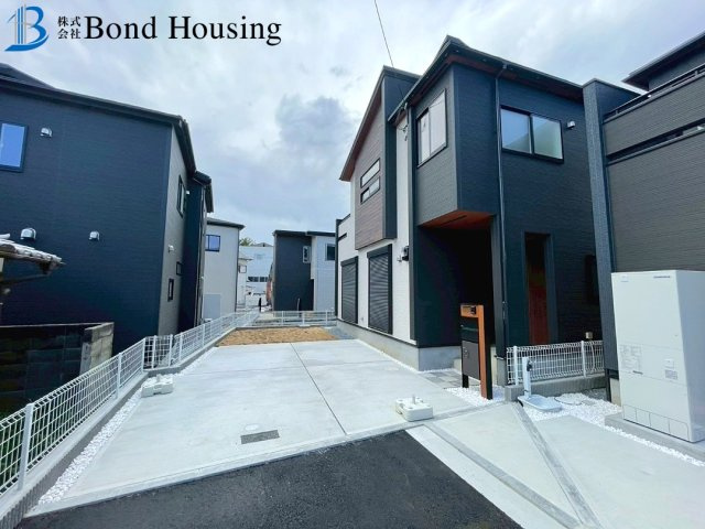 全3区画　並列2台駐車可能　魚住町中尾　1号棟　新築戸建の外観