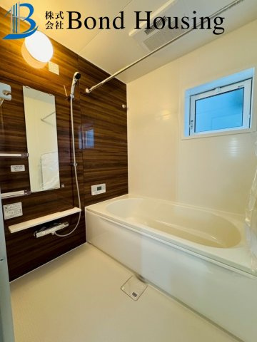 全3区画　並列2台駐車可能　魚住町中尾　1号棟　新築戸建の浴室