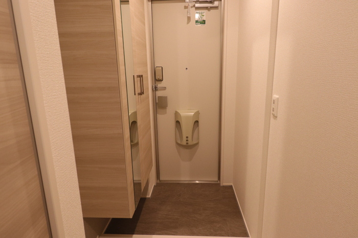 Quattro Soldi 花畑の玄関|明るい玄関です