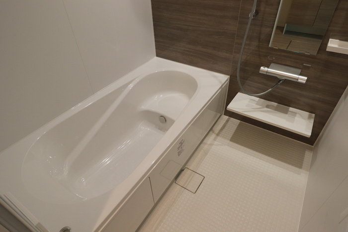 Quattro Soldi 花畑の浴室|落ち着いた空間のお風呂です