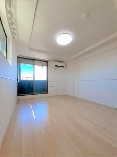 フォーシーズン蓮根の居間・リビング