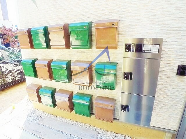 ｃｏｃｏ　ｇａｒｄｅｎ　金町のその他共用部分|宅配ボックスと集合ポストです。