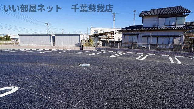 プランドールの駐車場|車をお持ちの方に嬉しい駐車場付きの物件です