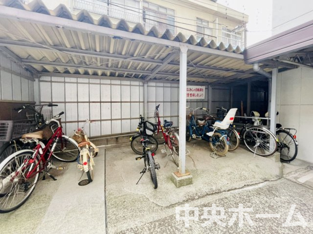 清澄ハイツの駐輪場|【自転車置き場】最新の空き状況や費用などの詳細は担当スタッフまでお問い合わせください。
