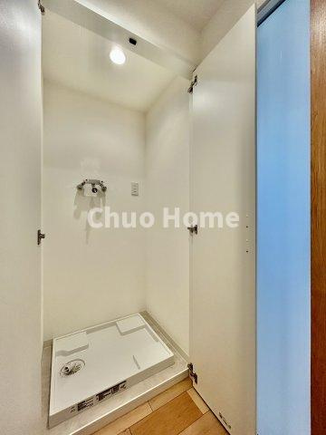 清澄ハイツのランドリースペース|【ランドリースペース】担当者がスケールを持ち歩いておりますので、ご見学時には現在お使いの洗濯機などがきちんと収まるかなどもチェックして下さい。見学前に測っておくと非常に便利だと思います。