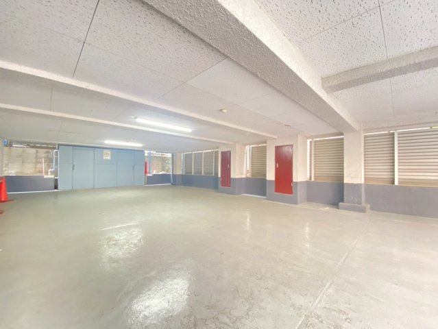 高槻市大畑町の賃貸マンションの駐車場