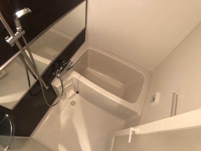 シンプルで機能的なユニットバスです！