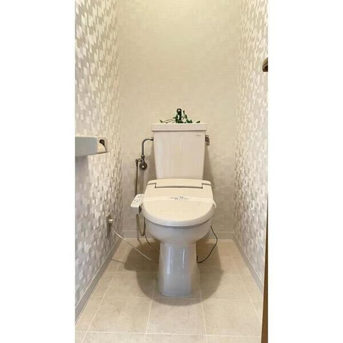 ウォシュレット付きのトイレです♪