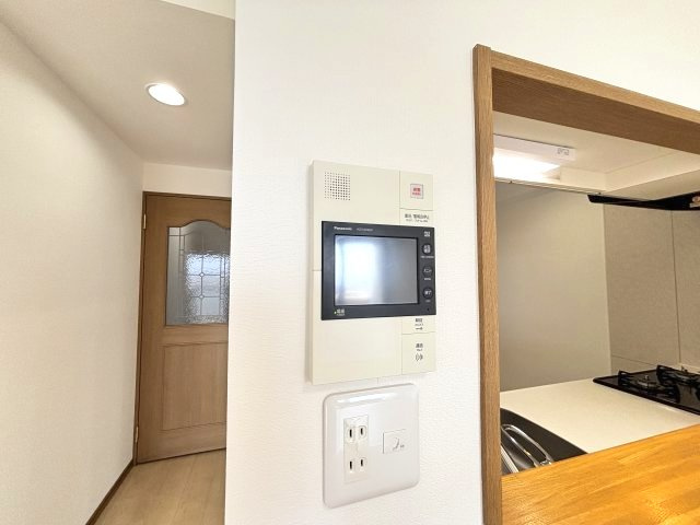 安心のモニター付きインターホン★