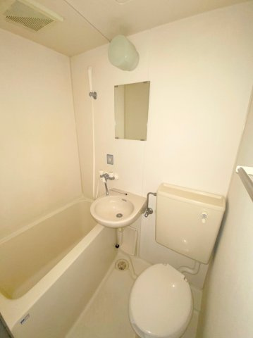 メゾンコモド小石川の浴室