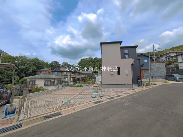 グラファーレ上志段味5期の前面道路含む現地写真