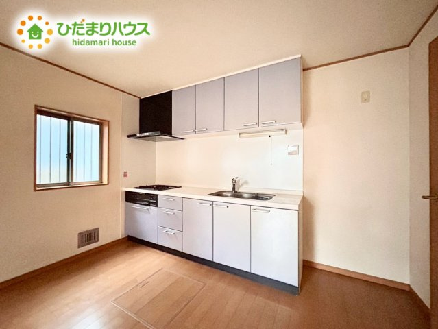 上尾市西宮下4丁目　中古戸建の居間・リビング
