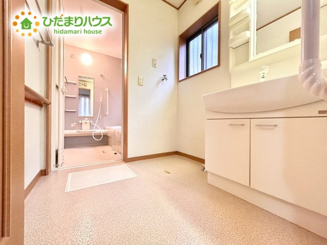 上尾市西宮下4丁目　中古戸建の洗面所