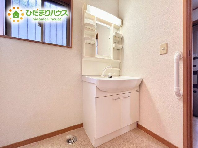 上尾市西宮下4丁目　中古戸建の独立洗面台