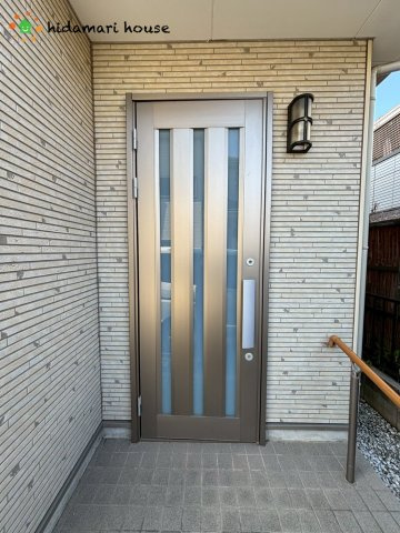 上尾市西宮下4丁目　中古戸建の玄関