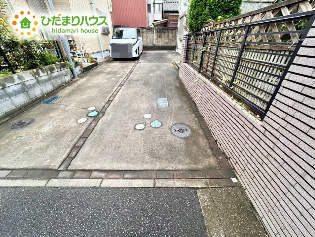 上尾市西宮下4丁目　中古戸建の駐車場