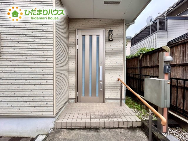 上尾市西宮下4丁目　中古戸建の玄関