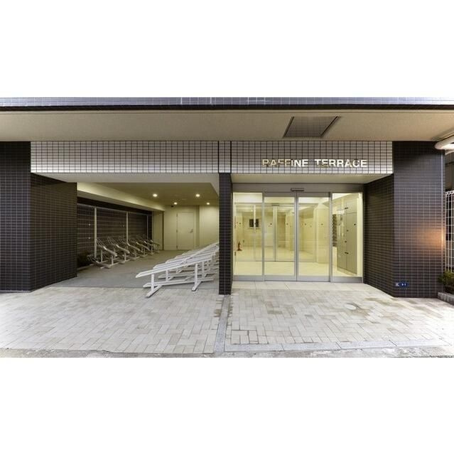 ＲＡＦＦＩＮＥ　ＴＥＲＲＡＣＥのエントランス