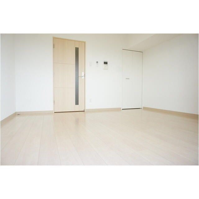 ＲＡＦＦＩＮＥ　ＴＥＲＲＡＣＥの居間・リビング