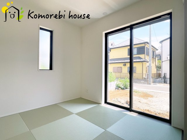 北本市東間　4期　新築一戸建て　グラファーレ　01の和室|明るい和室です