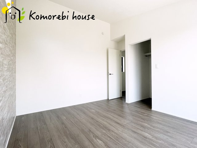 北本市東間　4期　新築一戸建て　グラファーレ　01の寝室|使い勝手のいい寝室です