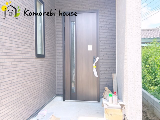 北本市東間　4期　新築一戸建て　グラファーレ　01の玄関|落ち着いた玄関です