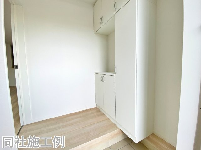 新築戸建　クレイドルガーデン曽我部町寺長縄手の玄関|同社施工例
