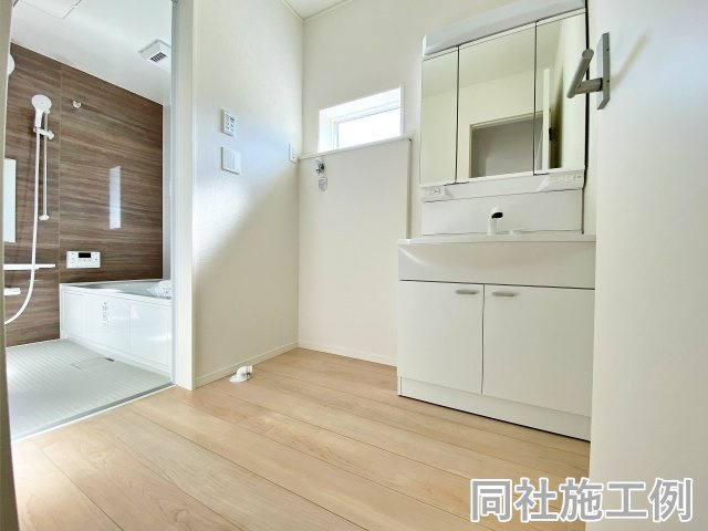 新築戸建　クレイドルガーデン曽我部町寺長縄手の独立洗面台|同社施工例