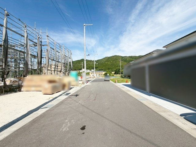 新築戸建　クレイドルガーデン曽我部町寺長縄手の前面道路含む現地写真|現地写真(5/14撮影)
