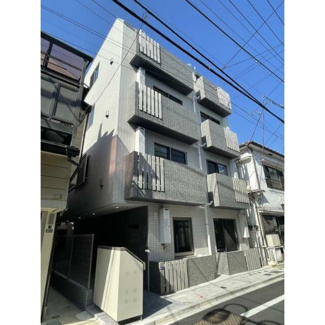 【外観】 | 鉄筋コンクリート造のがっちりとした建物。
