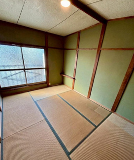 【和室】 | 尼崎市大庄北５丁目中古テラスハウス　浴室新品 | ２階和室6帖です♪お好きなリフォームを楽しんでみませんか？流行りのDIYにチャレンジしてみませんか？ぜひ現地でご確認ください！お気軽にネクストホープ不動産販売までお問い合わせを！！