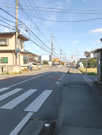 敷地面積102坪　売地　川越市松郷の前面道路含む現地写真|北側10ｍ公道、13.5ｍ接道！