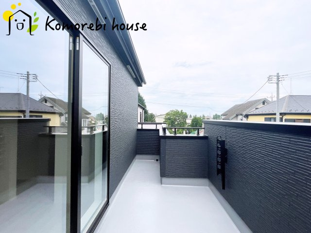 北本市東間　4期　新築一戸建て　グラファーレ　02のバルコニー|お洗濯にも便利なバルコニー付き
