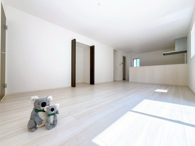 【居間・リビング】 | 前橋市北代田町　新築住宅 | くつろぎと会話が生まれる、心地よい時間をお過ごしください。