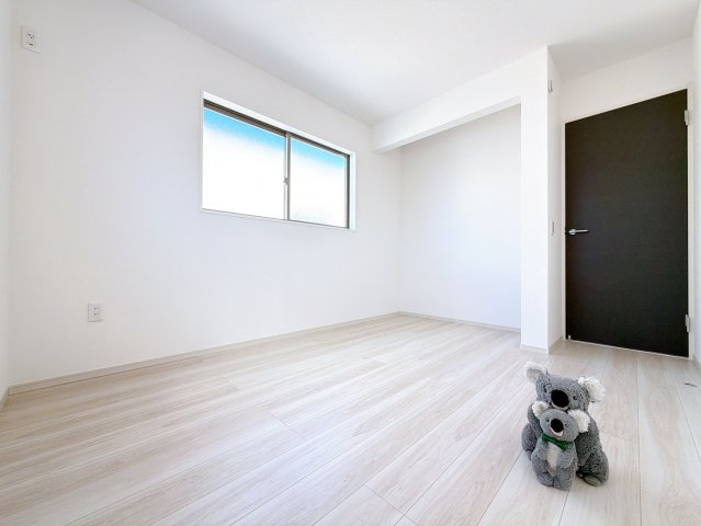 【洋室】 | 前橋市北代田町　新築住宅 | 「どんな家具を置こうかな」とワクワクする。じぶん好みのこだわりのお部屋にしてゆったりと寛げます。