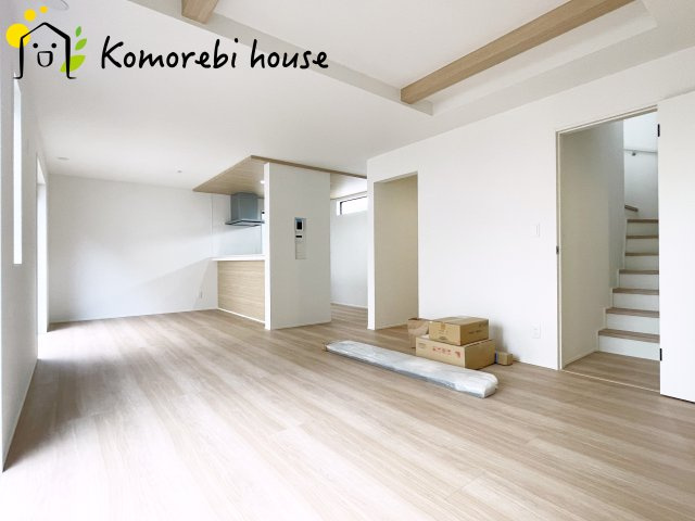 北本市東間　4期　新築一戸建て　グラファーレ　03の居間・リビング|使いやすい居間です