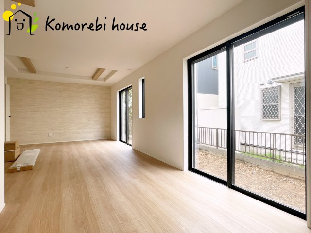 北本市東間　4期　新築一戸建て　グラファーレ　03の居間・リビング|使いやすいリビングです