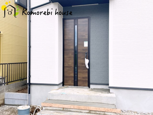 北本市東間　4期　新築一戸建て　グラファーレ　03の玄関|落ち着いた玄関です