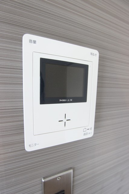 稲熊ビルのセキュリティ|TVインターフォンです。
写真はイメージです。色仕様は現況優先になります。