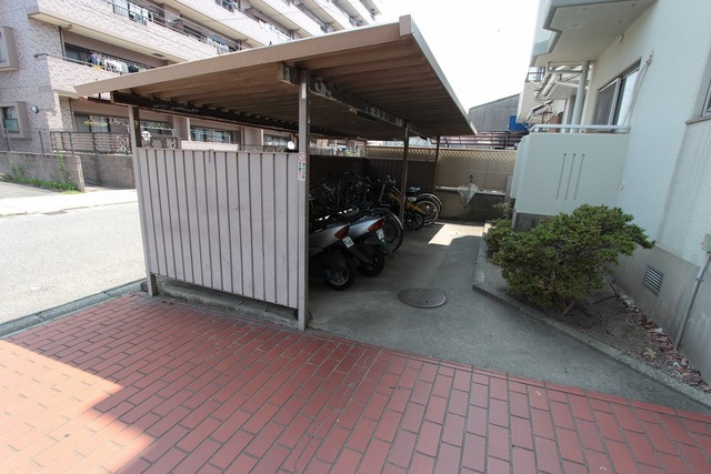 稲熊ビルのその他共用部分|駐輪場スペースです。色仕様は現況優先になります。